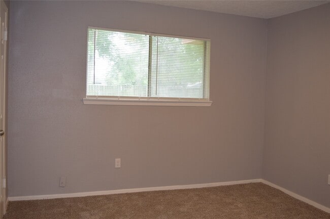 property at 15406 Willview Rd