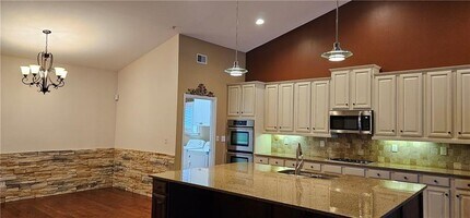 2335 Callaway Ct in Cumming, GA - Foto de edificio - Building Photo