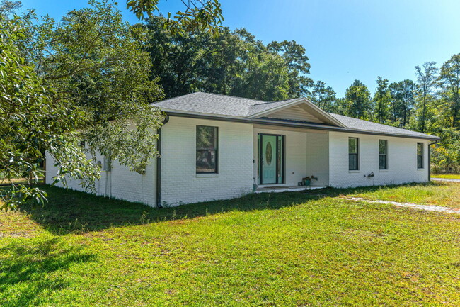 83 Edgewood Dr in Freeport, FL - Building Photo - Building Photo