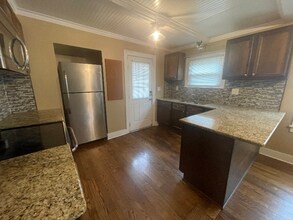 1811 Dimple Ct in Columbia, TN - Foto de edificio - Building Photo