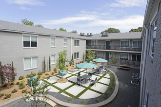 Munger Court in Dallas, TX - Building Photo - Interior Photo