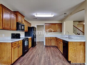 5517 Parkview Hills Ln in Fort Worth, TX - Foto de edificio - Building Photo