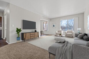 Cambridge Square in Southfield, MI - Building Photo