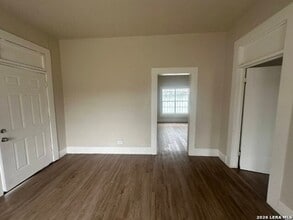 1209 El Paso St in San Antonio, TX - Building Photo - Building Photo