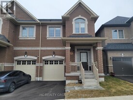 1135 Azalea Ave in Pickering, ON - Building Photo