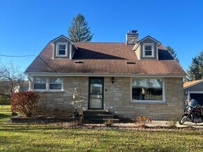 S80W19060 Janesville Rd in Muskego, WI - Building Photo - Building Photo