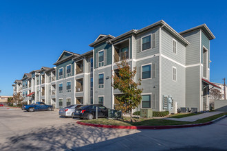 La Mariposa Apartments in Houston, TX - Building Photo - Building Photo