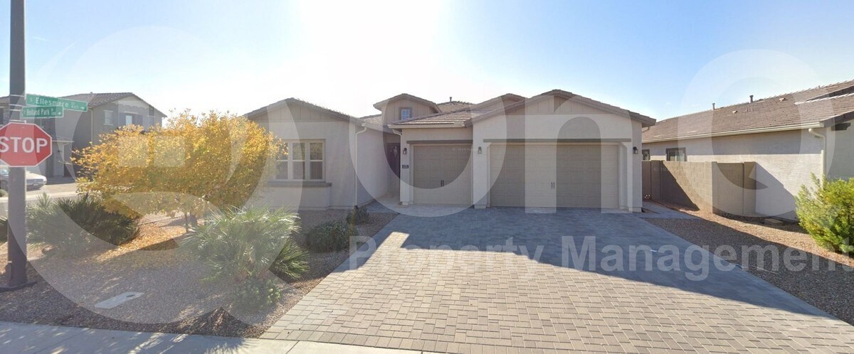 1171 E Holland Park Dr in Gilbert, AZ - Building Photo