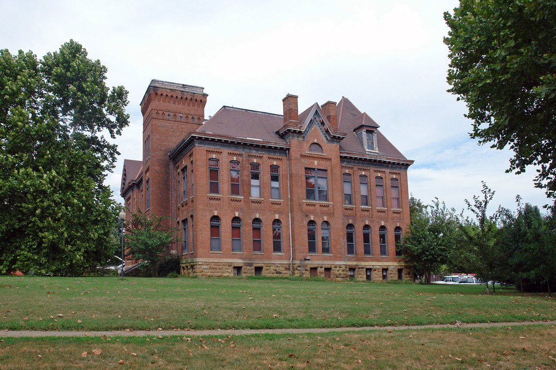 Belle Grove Schoolhouse Apartments in Fort Smith, AR - Building Photo