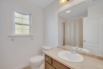 134 Auburn Cir in Glennville, GA - Building Photo - Building Photo