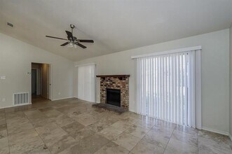 3805 Big Leaf Ln in Fort Worth, TX - Building Photo - Building Photo