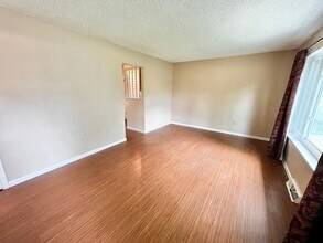 Adorable 3 bed 1 bath home in Fort Collins! in Fort Collins, CO - Building Photo - Building Photo