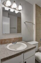 410 Vista W Ct, Unit 410 Vista West Ct Unit A in Bastrop, TX - Foto de edificio - Building Photo