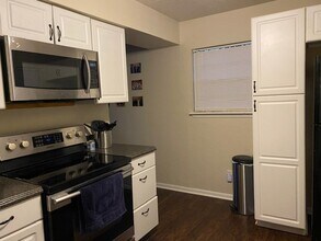 3005 First St in Bryan, TX - Building Photo - Building Photo