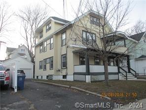 1219 Lindley St, Unit 3rd in Bridgeport, CT - Building Photo