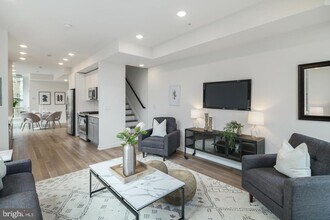 162 W Norris St in Philadelphia, PA - Building Photo - Building Photo