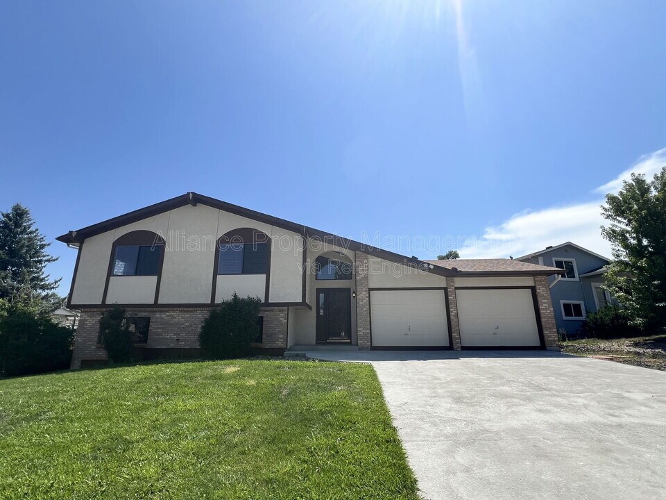 5945 Breeze Ct in Colorado Springs, CO - Building Photo