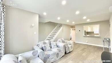 82A Corby Cres in Brampton, ON - Building Photo - Building Photo