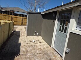 1120 Rigsby Ave, Unit 3 in San Antonio, TX - Building Photo