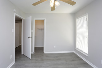 Buena Vista Apartments in Houston, TX - Building Photo - Interior Photo