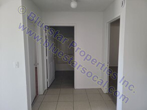 11246 Chaparral Ave in Adelanto, CA - Foto de edificio - Building Photo
