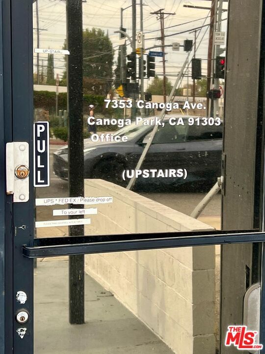 7353 Canoga Ave in Los Angeles, CA - Building Photo - Building Photo