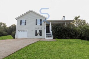 4685 Turning Leaf Dr in Gillsville, GA - Building Photo