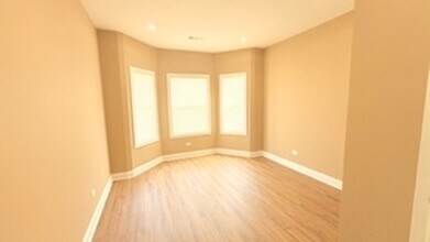 9738 S Ave L in Chicago, IL - Building Photo - Building Photo
