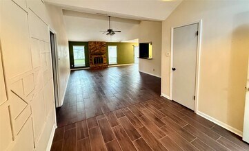 16002 Havenhurst Dr in Houston, TX - Building Photo - Building Photo