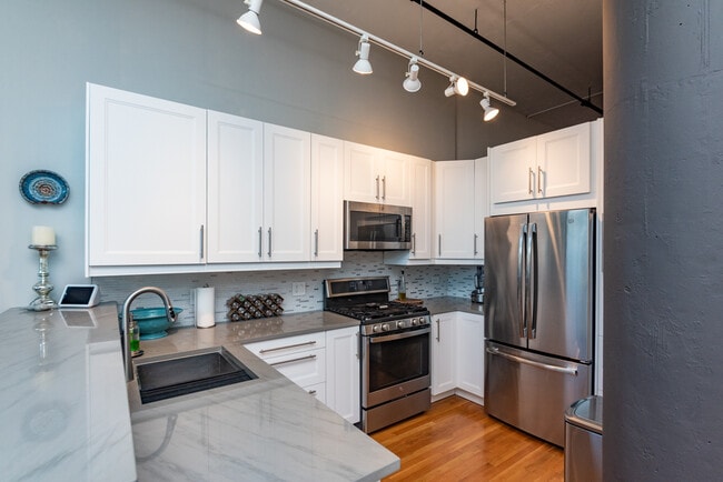 1224 W Van Buren St, Unit 622 in Chicago, IL - Foto de edificio - Building Photo