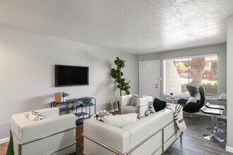 Rancho Verde in Albuquerque, NM - Building Photo - Building Photo