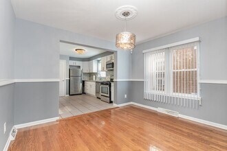 3517 W 76th St in Chicago, IL - Building Photo - Building Photo