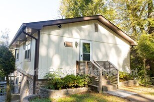 2425 Ashmore Ave in Chattanooga, TN - Building Photo