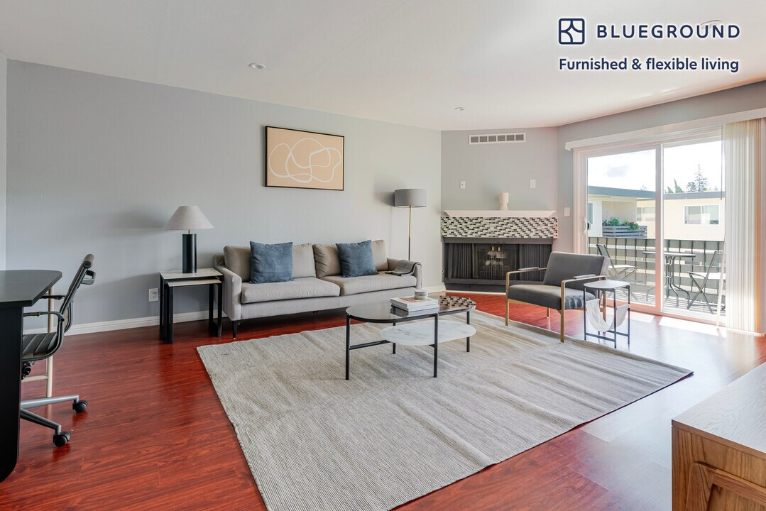 235 Arlington Rd in Redwood City, CA - Foto de edificio