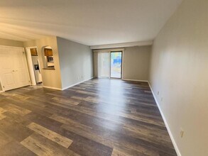 4549 1/2 Hedgerow Dr in Allentown, PA - Building Photo - Building Photo