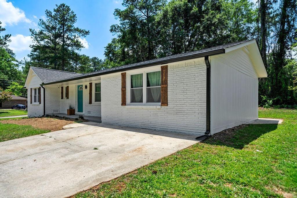 3685 Manhattan Dr in Decatur, GA - Building Photo