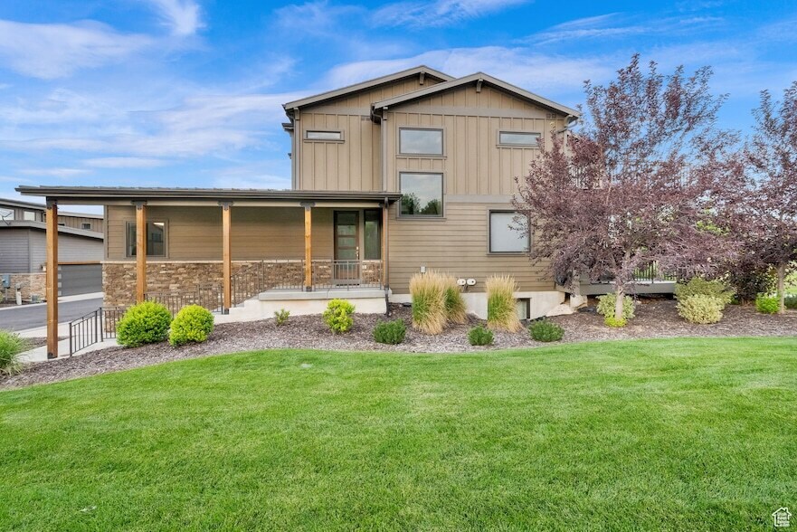 6357 E 820 S in Huntsville, UT - Building Photo