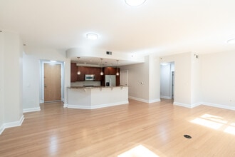 618 N Boylan Ave in Raleigh, NC - Foto de edificio - Interior Photo