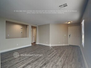 8648 Shady Pines Dr in Las Vegas, NV - Building Photo - Building Photo