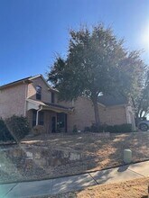 1060 Valley Vista Dr in Irving, TX - Building Photo - Building Photo