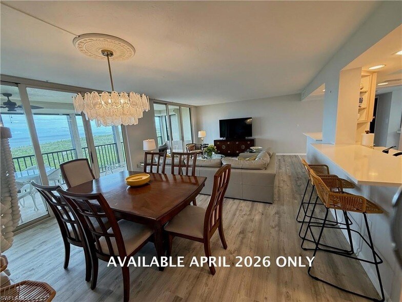 15 Bluebill Ave in Naples, FL - Building Photo