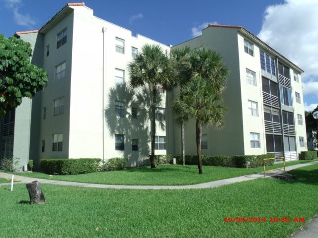 property at 1800 N Lauderdale Ave