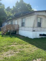 15 Coach Dr in Jackson, TN - Building Photo