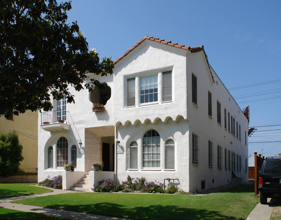 6081 Alcott St in Los Angeles, CA - Building Photo