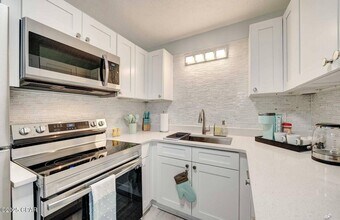 7308 Sunset Ave in Panama City, FL - Building Photo - Building Photo