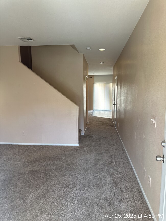 6175 Mountain Hemlock Ave in Las Vegas, NV - Foto de edificio - Building Photo