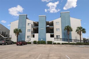 1490 Harbor Dr, Unit 306 in Slidell, LA - Building Photo