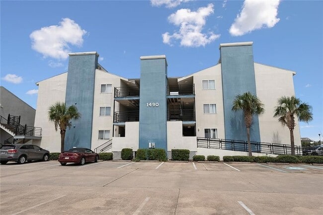 property at 1490 Harbor Dr