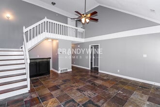 8606 Dena Cove W in Cordova, TN - Foto de edificio - Building Photo