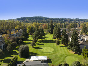 Rivergreens Apartments in Gladstone, OR - Building Photo - Building Photo